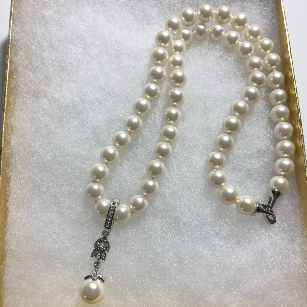 Pearl Necklace With Cubic Zirconia